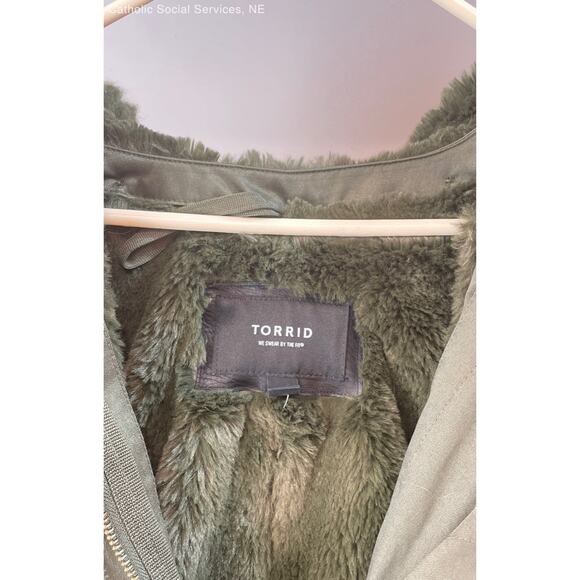 Torrid Olive Green Twill Faux Fur Hooded Anorak Winter Parka Jacket Size‎ 1 - Picture 3 of 12